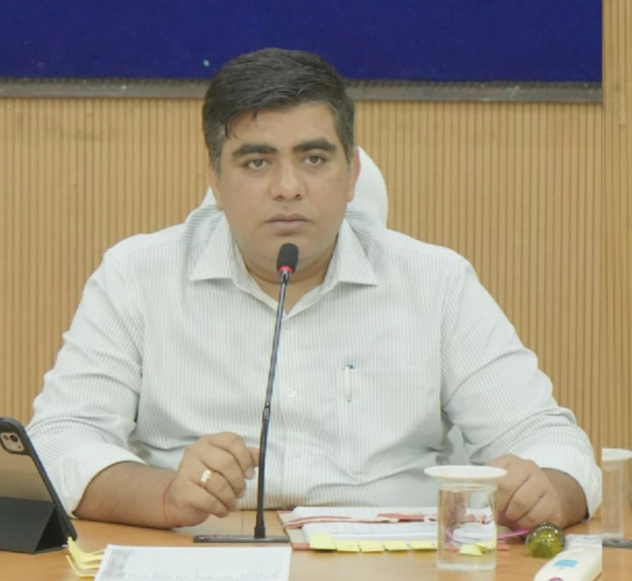 आबकारी ने 61 आपराधिक मामलों में जप्त की 178.870 लीटर अवैध शराब और 325 किलो लाहन